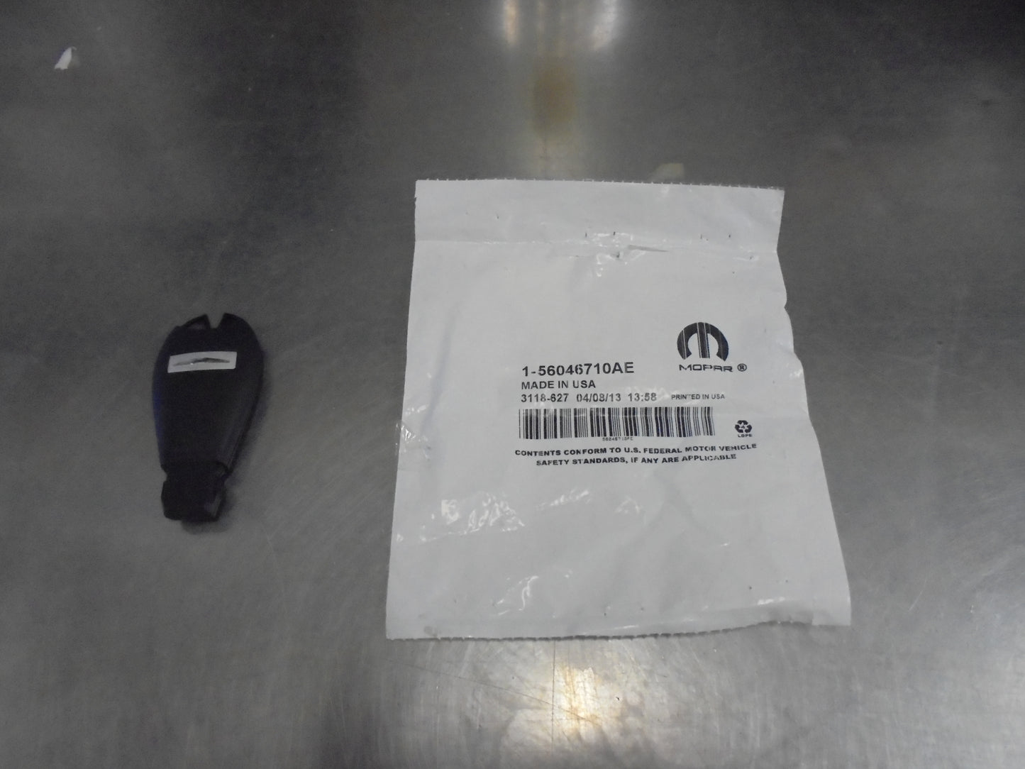 Jeep Grand Voyger-300C Genuine Remote Transmtr-Integrated Key Fob New Part