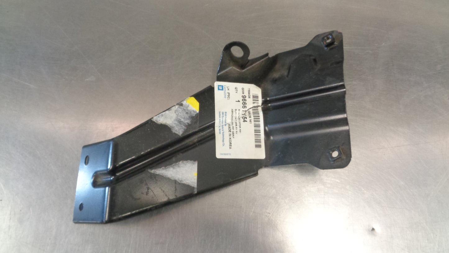 Holden Captiva Genuine Front Left Fender Mounting Bracket New Part