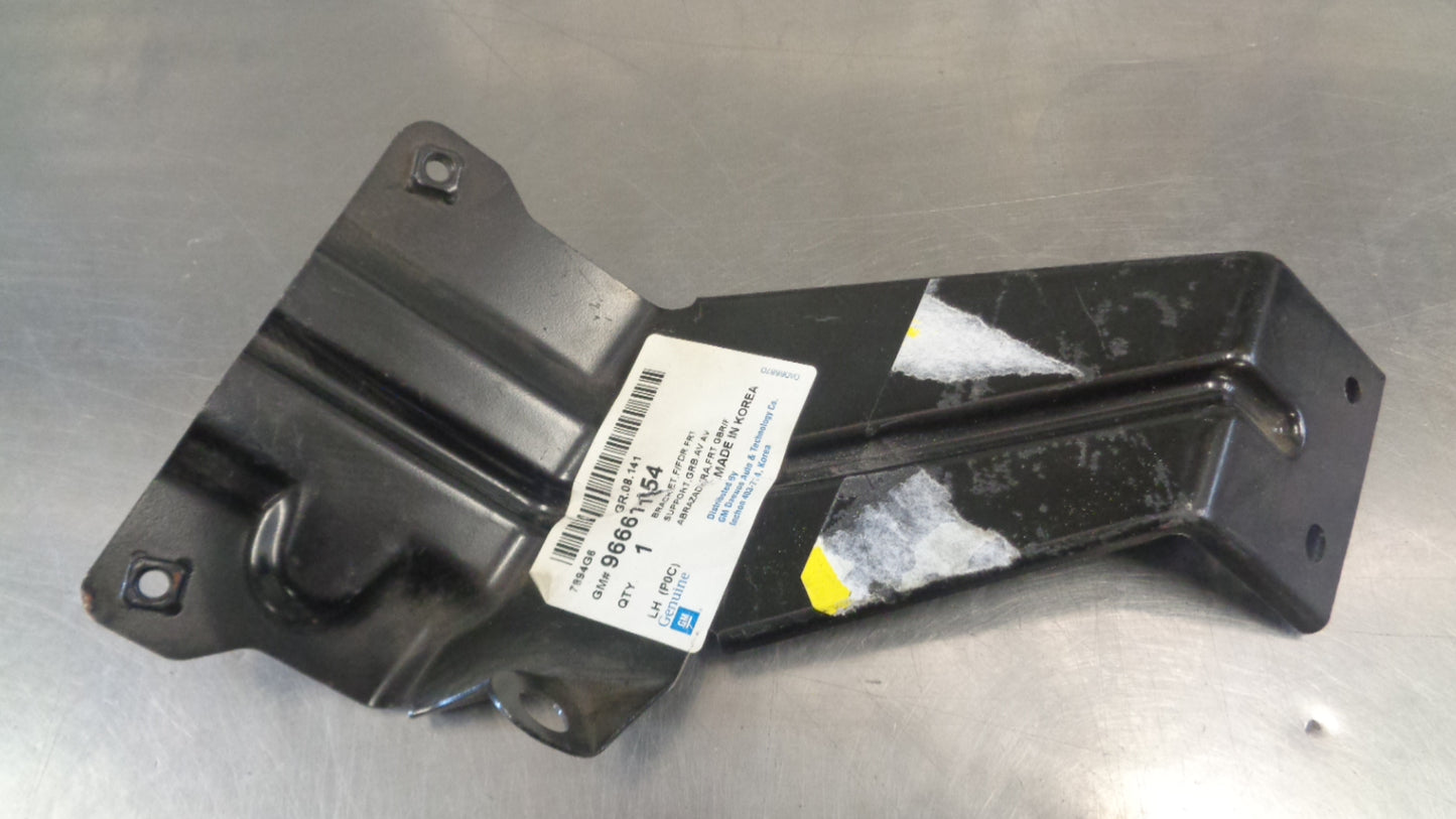 Holden Captiva Genuine Front Left Fender Mounting Bracket New Part