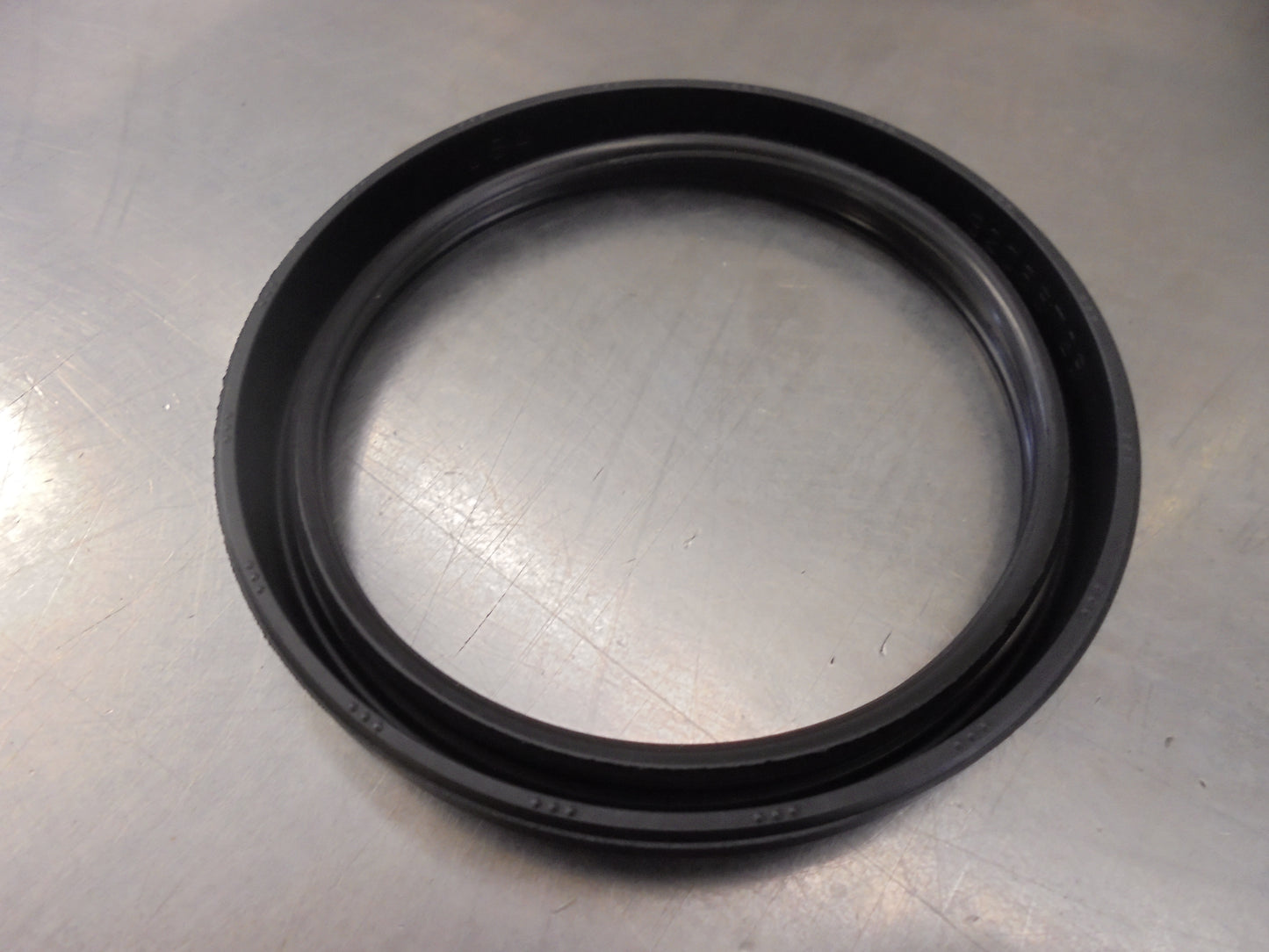 Holden VS-VY-VX-VY-WH-WK V6 Commodore Genuine Rear Main Oil Seal New Part