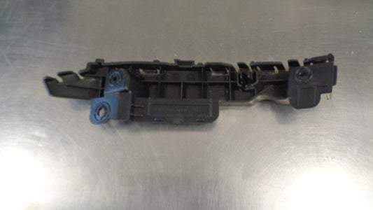 Holden JH Cruze Genuine Right Hand Side Retainer New Part