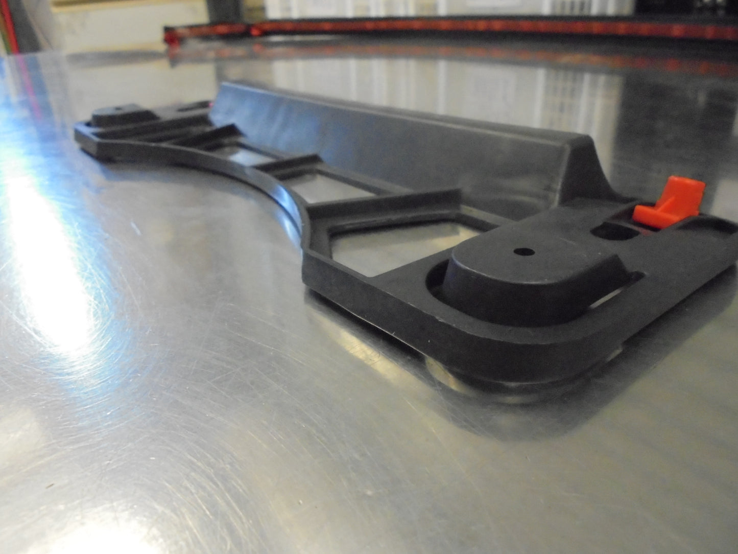 Holden Astra J Genuine Rear Center Bumper Bracket New Part