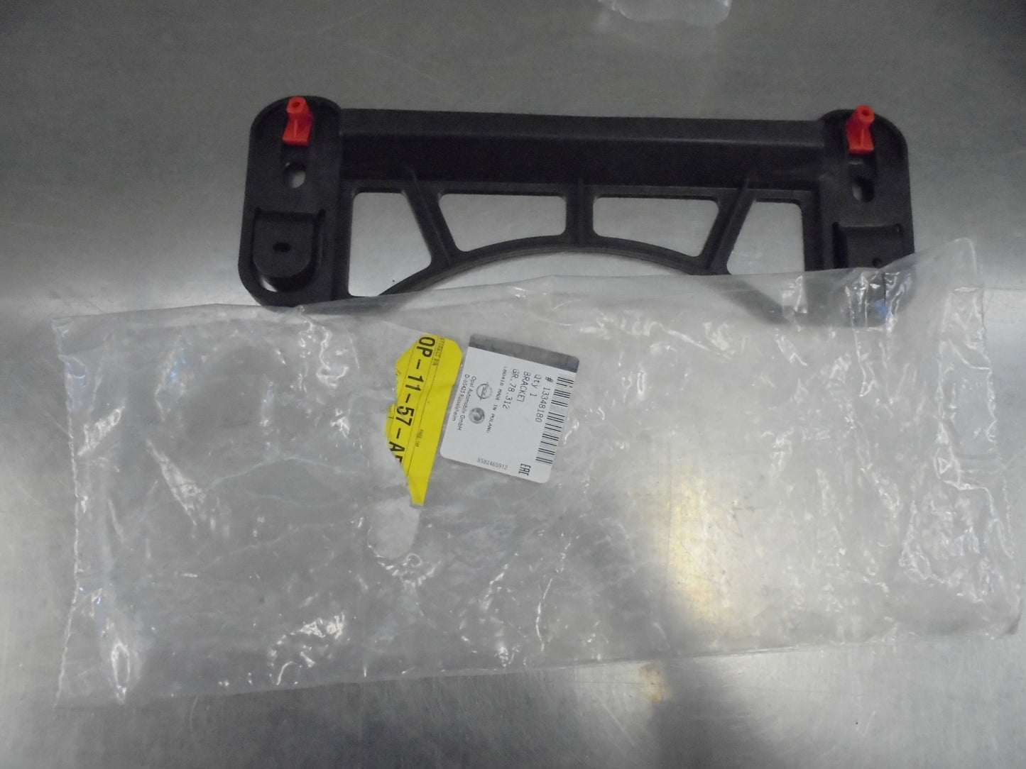 Holden Astra J Genuine Rear Center Bumper Bracket New Part