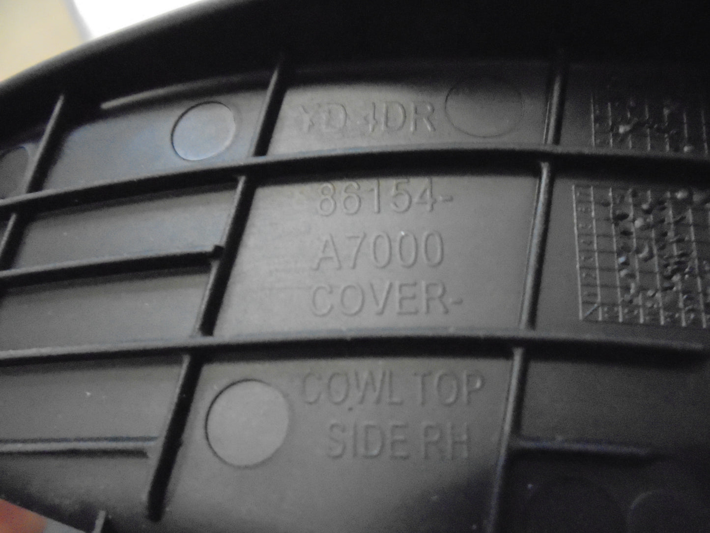 Kia Cerato Genuine Right Hand Top Cowl Cover New Part