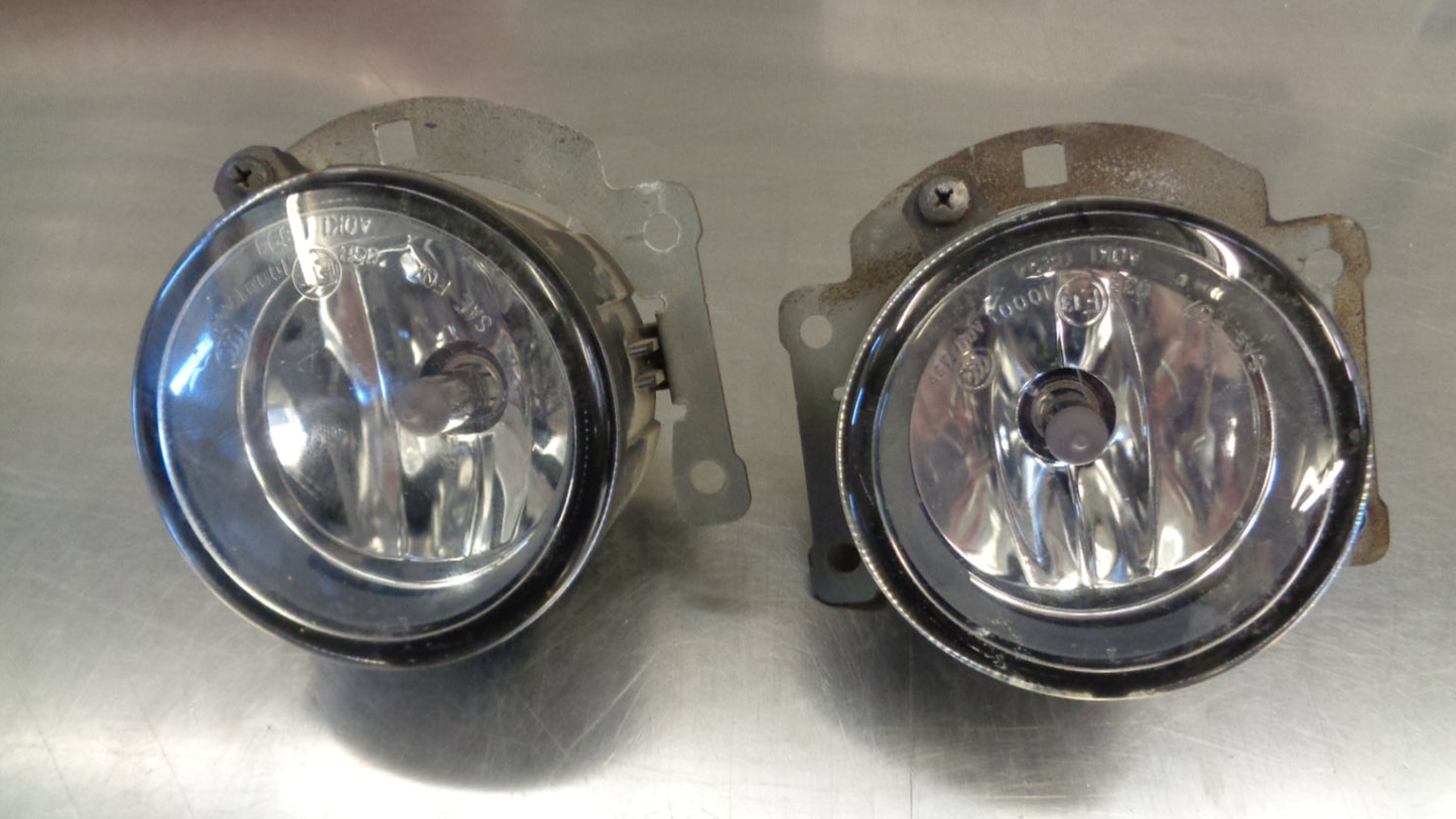 Mitsubishi Pajero/Triton/Lancer Genuine Fog Light Pair Used VGC