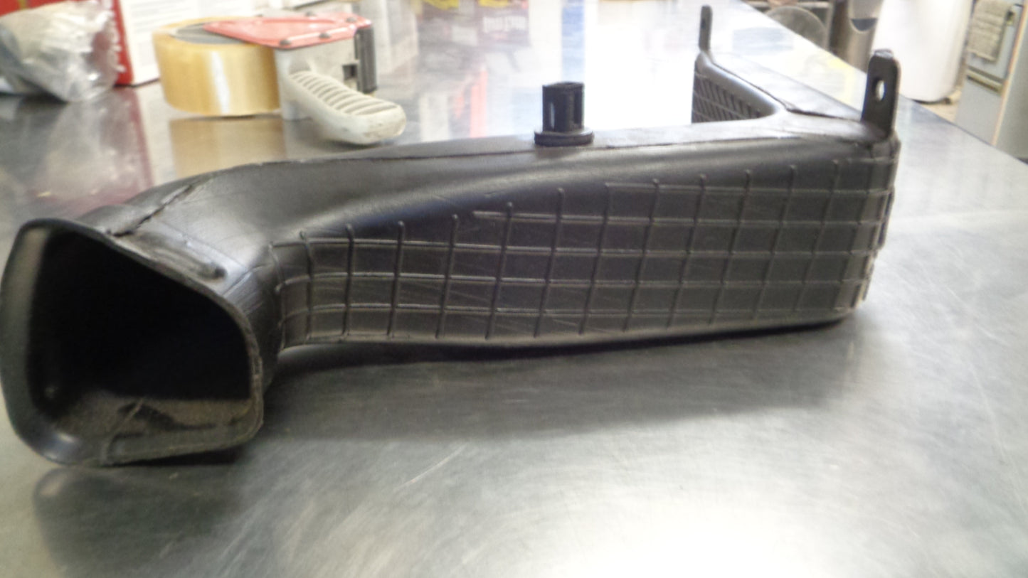 Holden VE Commodore Genuine Drivers Plastic Air Duct Vent Tube New Part