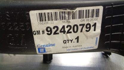 Holden VE Commodore Genuine Drivers Plastic Air Duct Vent Tube New Part