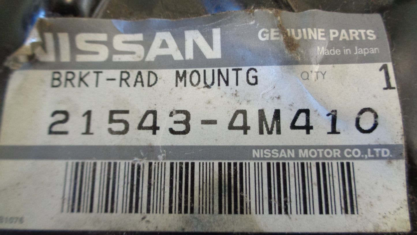 Nissan Sunny Genuine Mounting Bracket Right Hand Front Bumper New Part