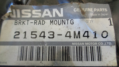 Nissan Sunny Genuine Mounting Bracket Right Hand Front Bumper New Part