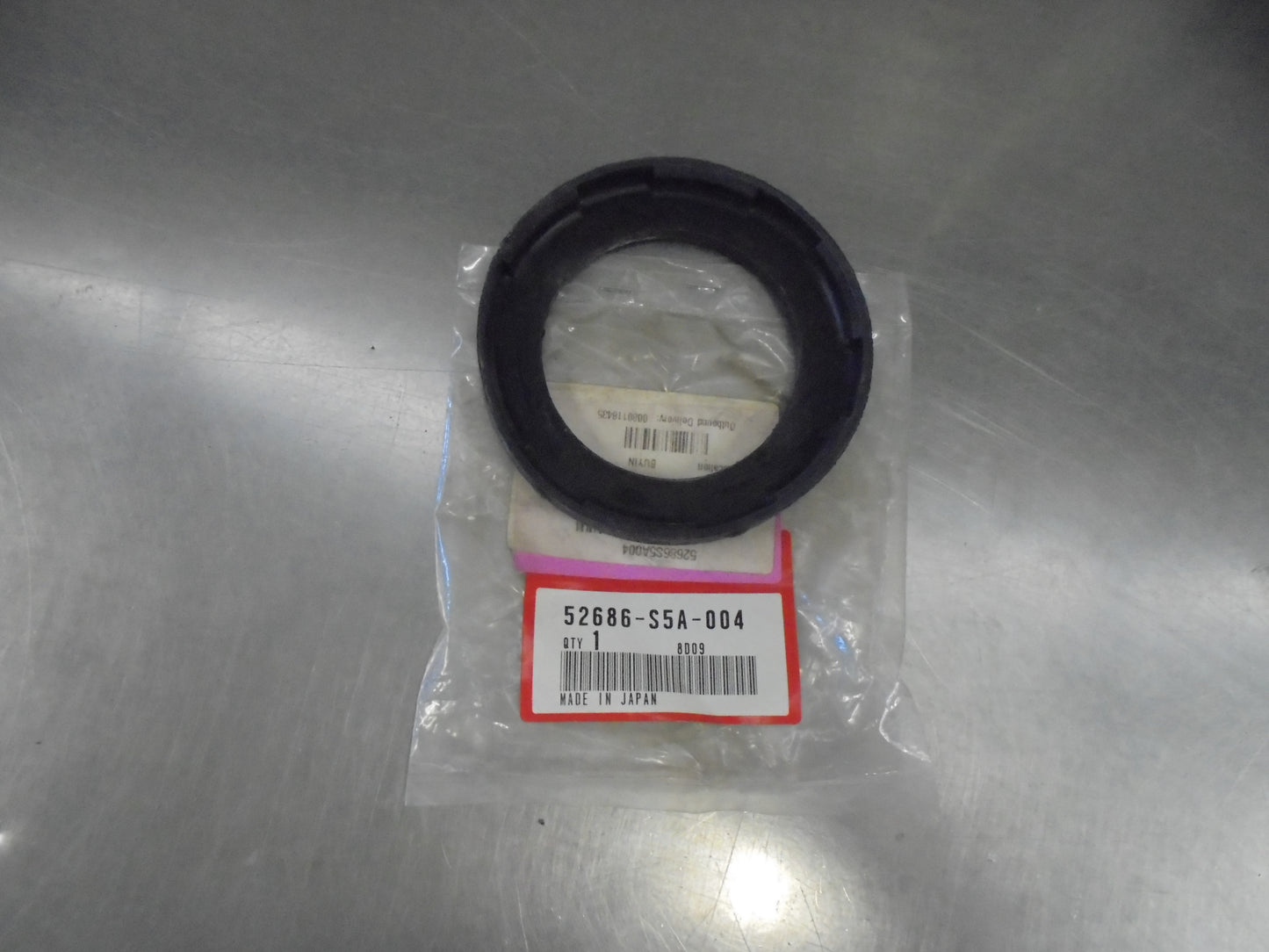Honda CR-V Genuine Lower Rear Rubber Spring Mount New Part