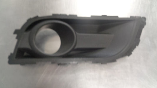 Holden Trailblazer Genuine Right Hand Front Fog Light Bezel New Part