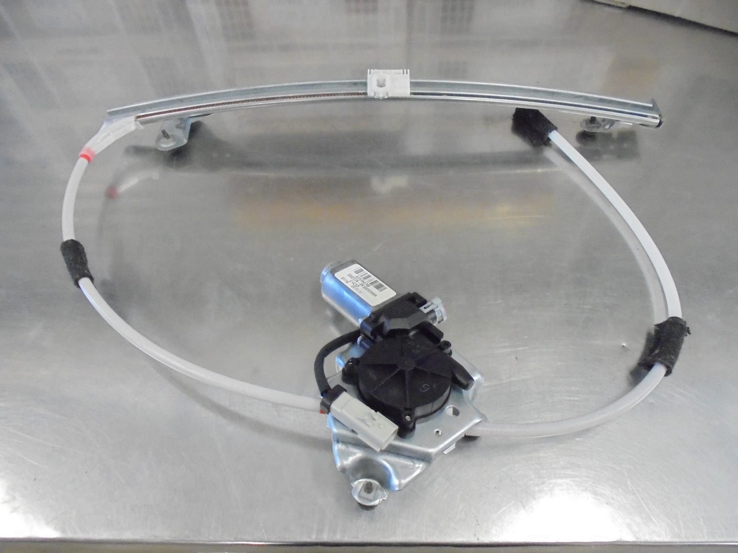 Jeep Cherokee-Renegade Genuine Left Hand Rear Window Regulator New Part