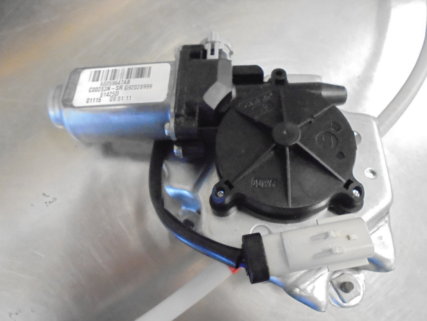 Jeep Cherokee-Renegade Genuine Left Hand Rear Window Regulator New Part