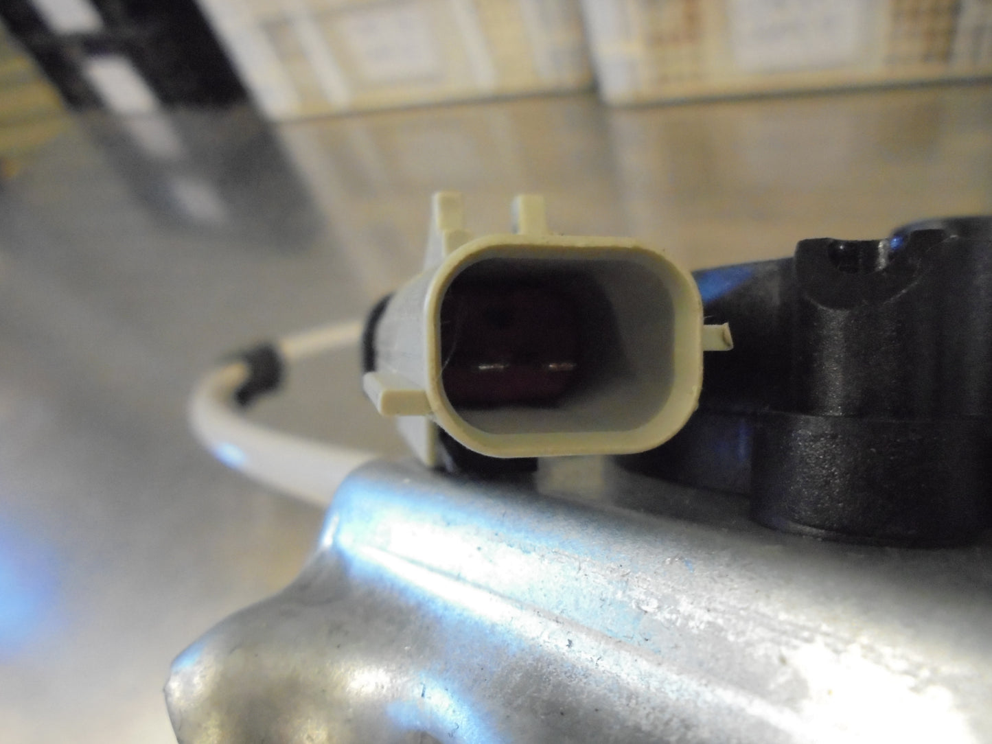 Jeep Cherokee-Renegade Genuine Left Hand Rear Window Regulator New Part