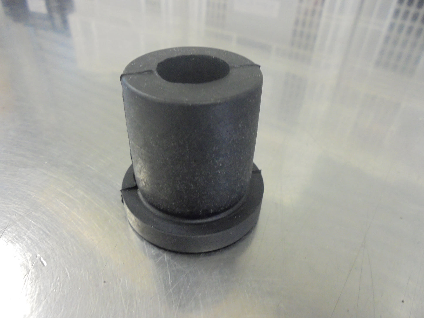 Nissan Patrol GQ Y60 Genuine Rear Leaf Spring Leaf Bush New Part