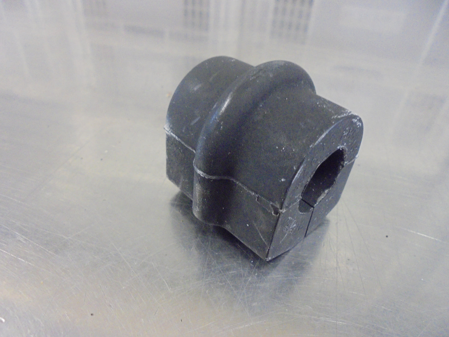 Nissan X-Trail T30 Genuine Rear Stabilizer Rubber Bush New Part