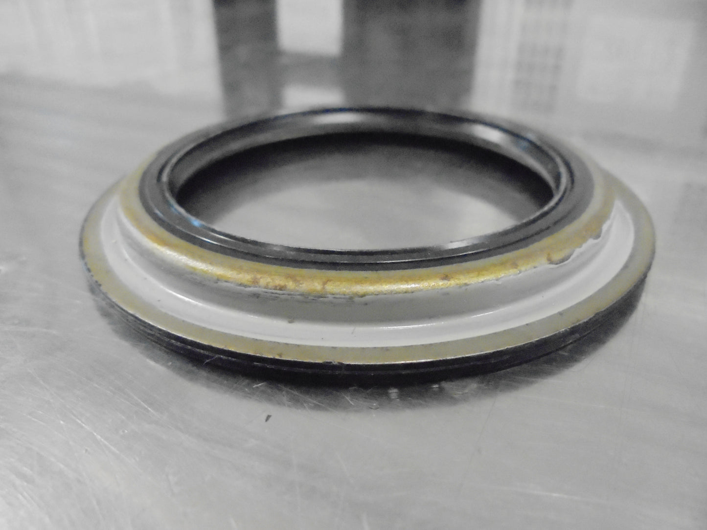Kia Sportage Genuine Front Hub Seal New Part