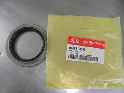 Kia Sportage Genuine Front Hub Seal New Part