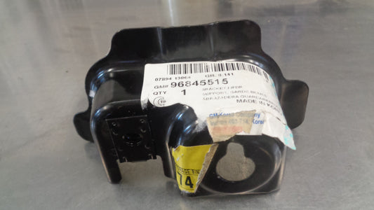 Holden JH Cruze Right Hand Fender Mounting Bracket New Part