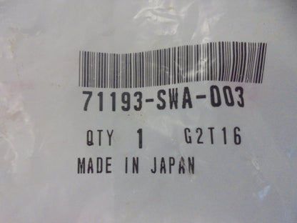 Honda CR-V Genuine Right Front Bumper Side Spacer New Part