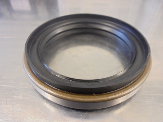 Nissan Patrol GQ-GU Genuine Front Hub Seal New Part