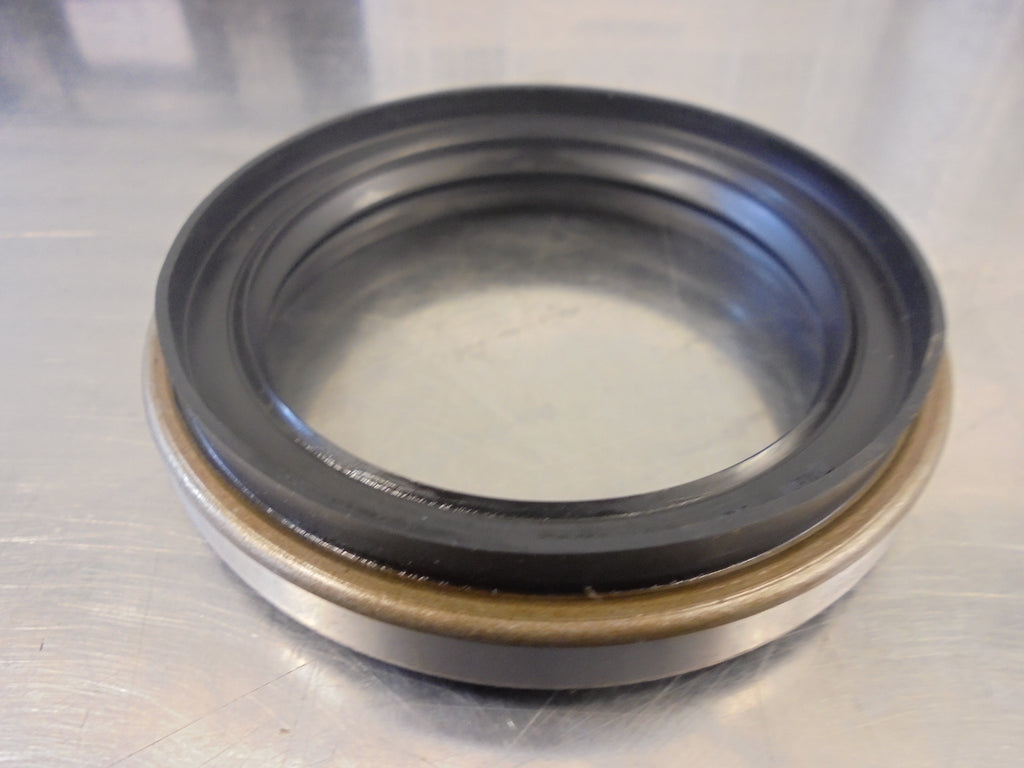 Nissan Patrol GQGU Genuine Front Hub Seal New Part Half Price Parts Car Parts For Half