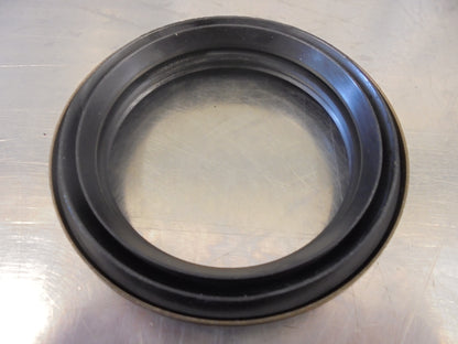 Nissan Patrol GQ-GU Genuine Front Hub Seal New Part