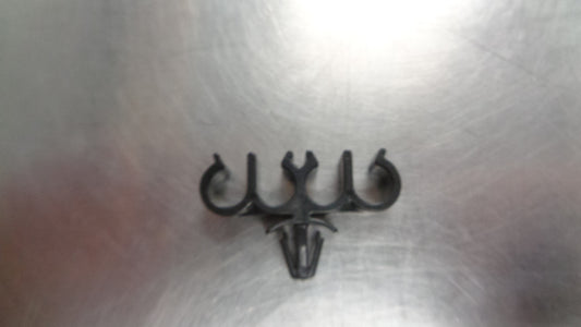 Isuzu N Series Genuine Rubber Hose Clip New Part