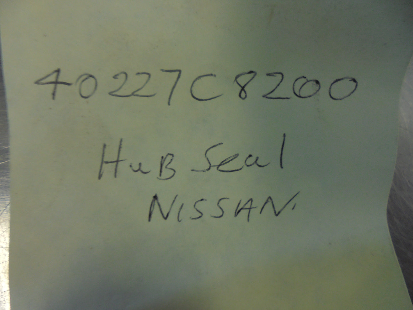 Nissan Patrol GQ-GU Genuine Front Hub Seal New Part
