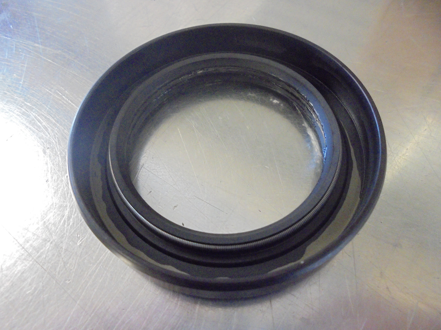 Nissan Patrol GQ Y60 Genuine Transfer Cover Oil Seal 4.2D New Part