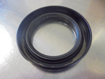 Nissan Patrol GQ Y60 Genuine Transfer Cover Oil Seal 4.2D New Part