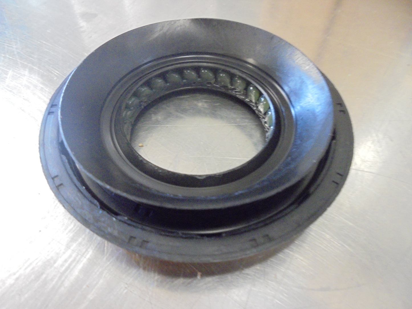 Nissan Y61 GU Patrol Wagon Genuine Pinion Drive Oil Seal New Part