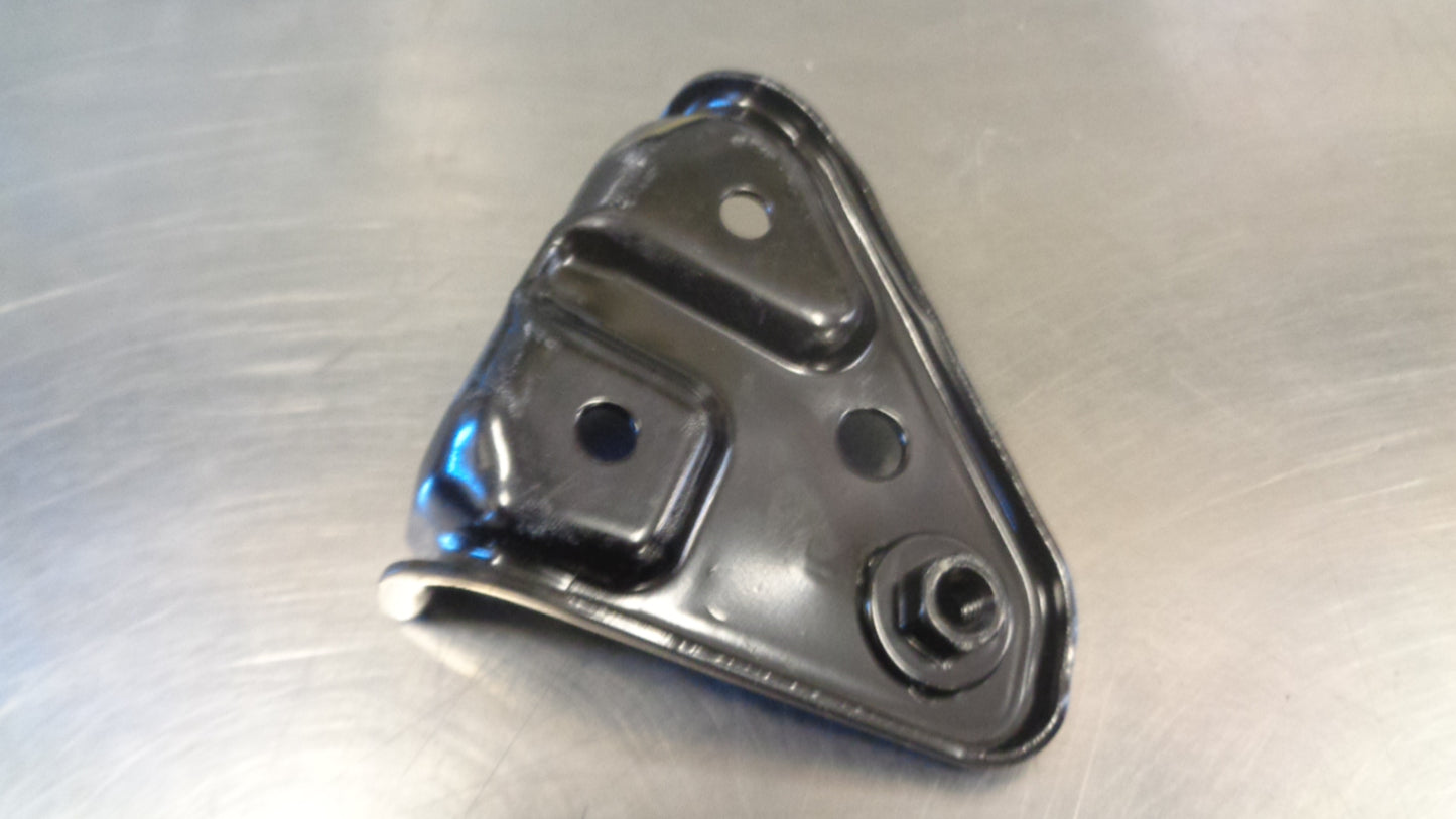 Holden Barina Genuine Front Left Hand Fascia Bracket New Part