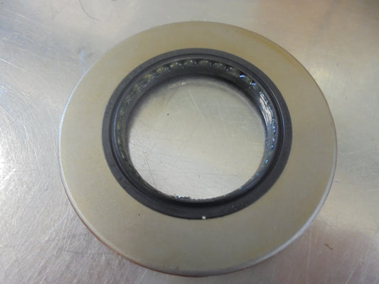Nissan Navara D40M Genuine Rear Half Shaft Inner Seal New Part