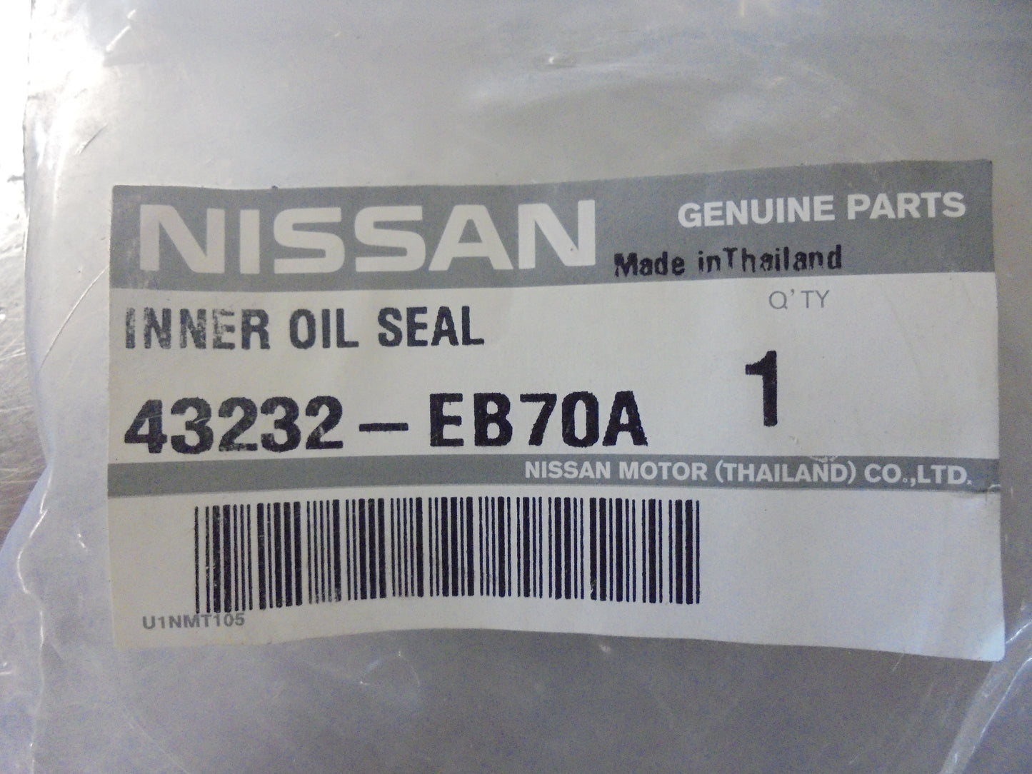 Nissan Navara D40M Genuine Rear Half Shaft Inner Seal New Part