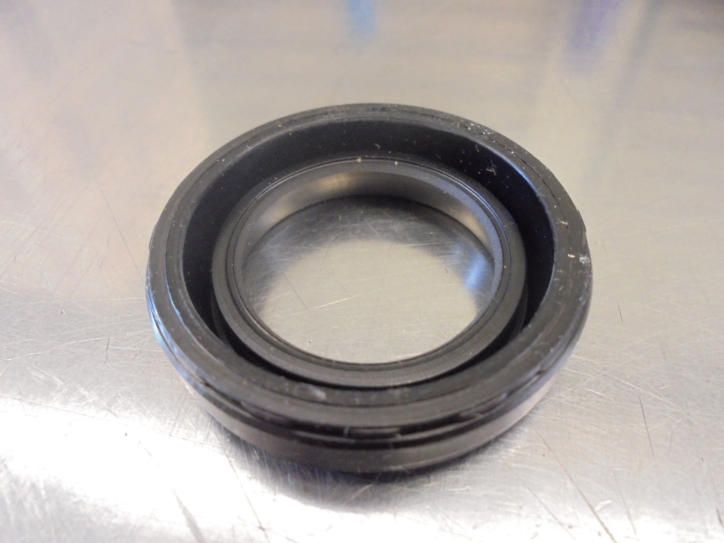 Nissan Navara D40M Genuine Injection Oil seal New Part