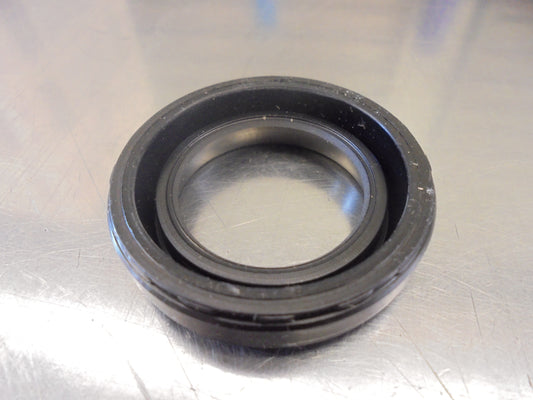 Nissan Navara D40M Genuine Injection Oil seal New Part