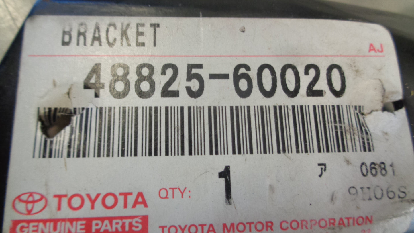 Toyota Land Cruiser Genuine Front Stabilizer Bracket New Part