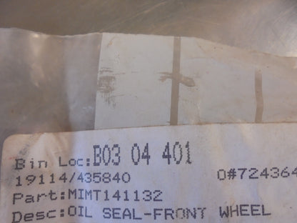 Mitsubishi L200 Genuine Front Wheel Oil Seal New Part
