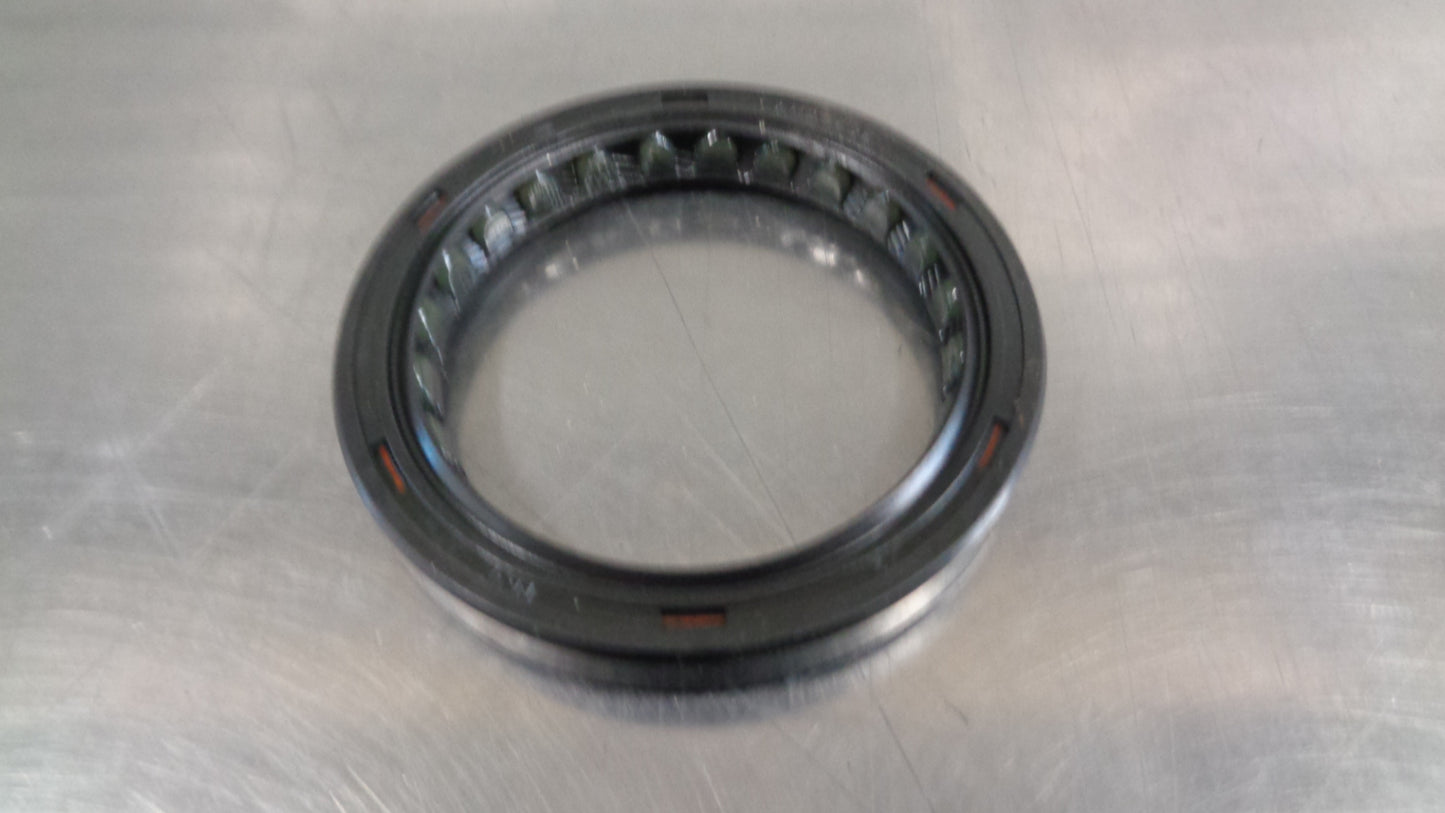 Nissan Y60 Patrol Genuine Crankshaft Oil Seal New Part