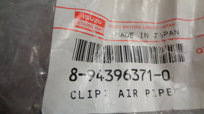 Isuzu FXZ Genuine Air Pipe Clip New Part