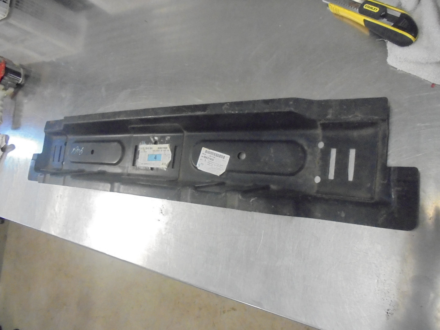 Holden Captiva Genuine Upper Rear Bar Seat Panel New Part