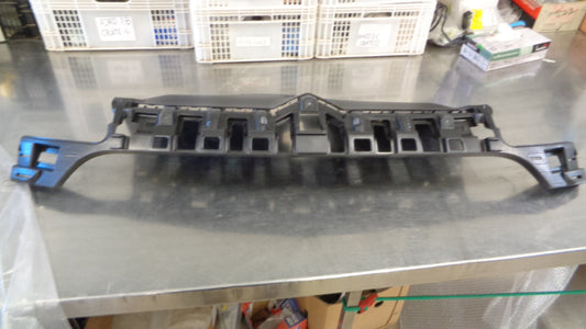 Citroen C4 Genuine Front Radiator Grille Bracket New Part