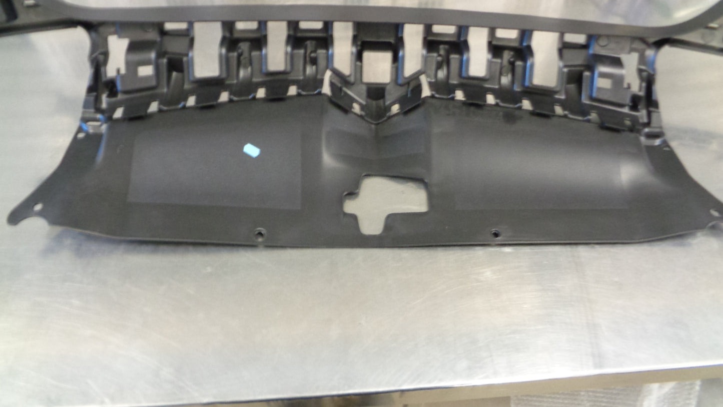 Citroen C4 Genuine Front Radiator Grille Bracket New Part