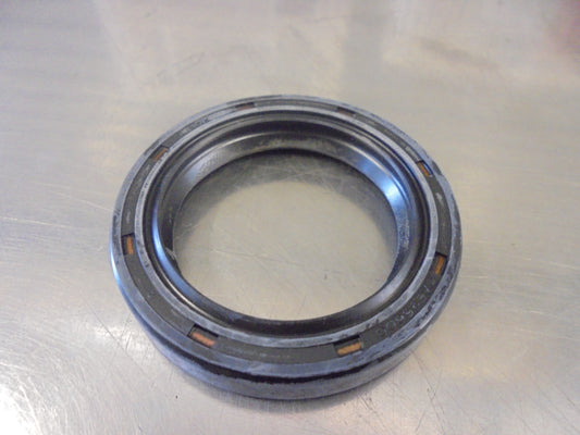 Nissan Patrol GQ-GU Genuine Gearbox Output Seal New Part