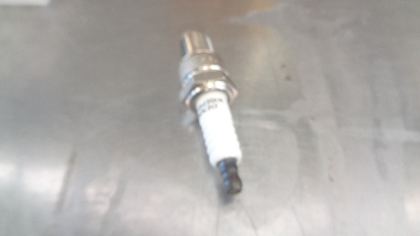 Holden Rodeo - Jackaroo - LB LC Astra - RB Gemini Genuine Spark Plug New Part