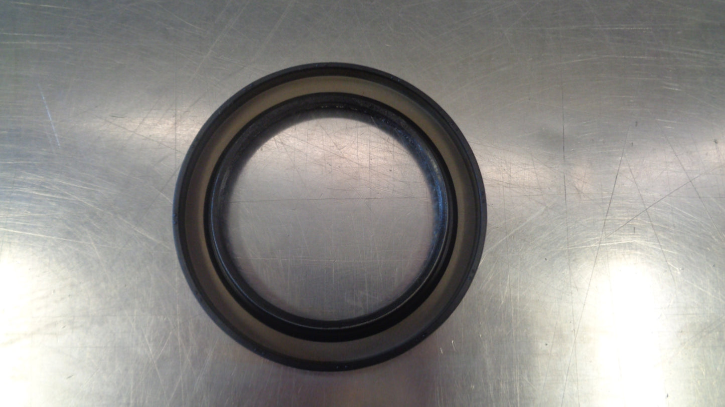 Nissan Navara D21 TD25 Genuine Front Crank Shaft Seal New Part