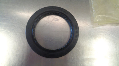 Nissan Navara D21 TD25 Genuine Front Crank Shaft Seal New Part