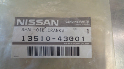 Nissan Navara D21 TD25 Genuine Front Crank Shaft Seal New Part