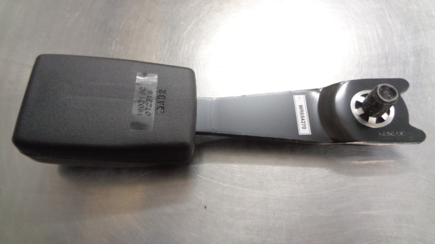 Mitsubishi Triton Genuine Left Hand Seat Belt Buckle New Part